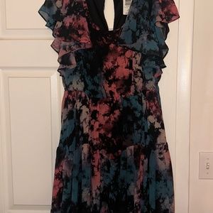 Flutter sleeve dress